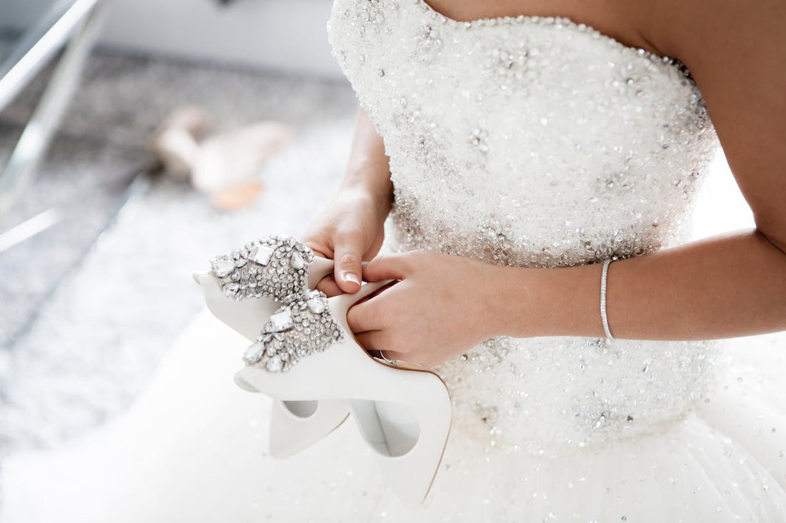 Meaningful Gifts for the Bride on her Wedding Day